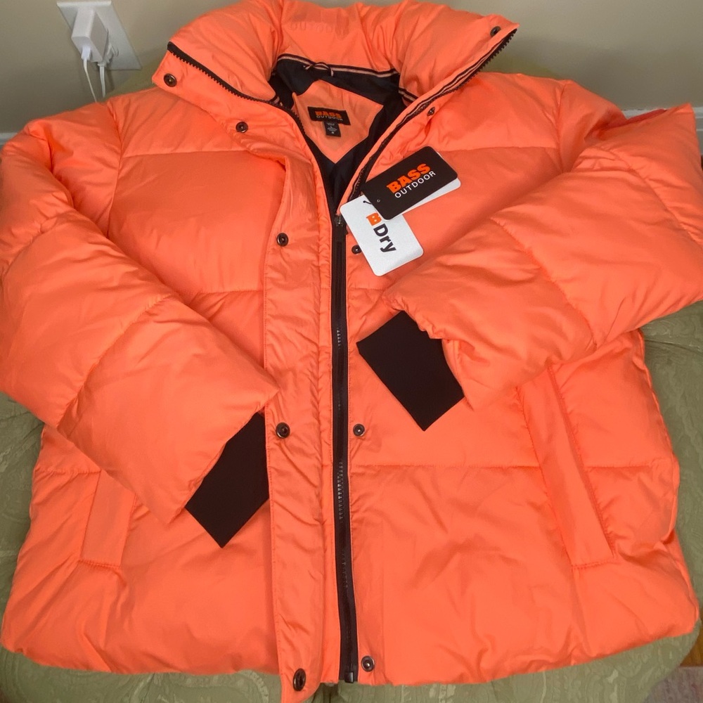 Bass Outdoor Hooded Jacket Size Large Water Resistant Insulated NWT Retail $129